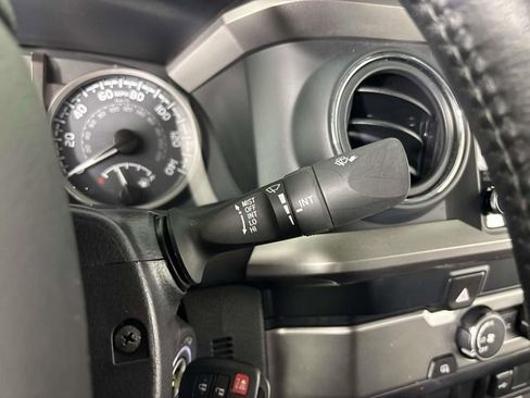 Used 2022 Toyota Tacoma SR5 RWD image 21