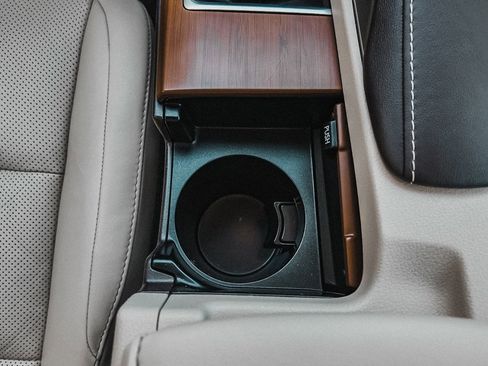 Used 2017 Lexus ES 300h image 3