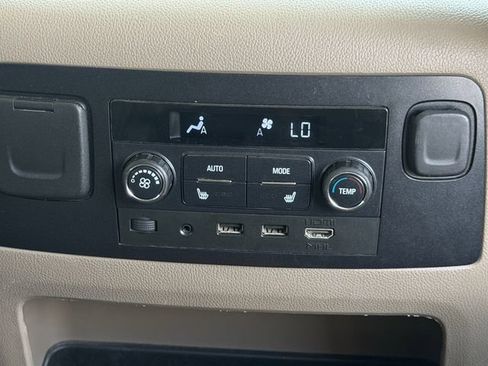 Used 2018 GMC Yukon XL SLT w/ Open Road Package RWD image 16