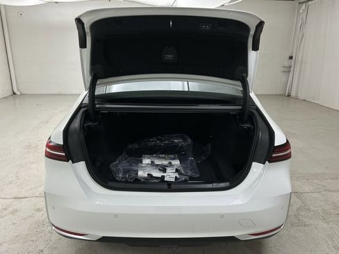 New 2025 BMW 530i xDrive image 27