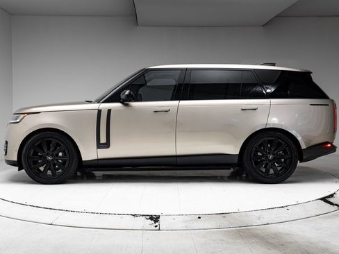 Used 2023 Land Rover Range Rover Long Wheelbase SE AWD/4WD image 2