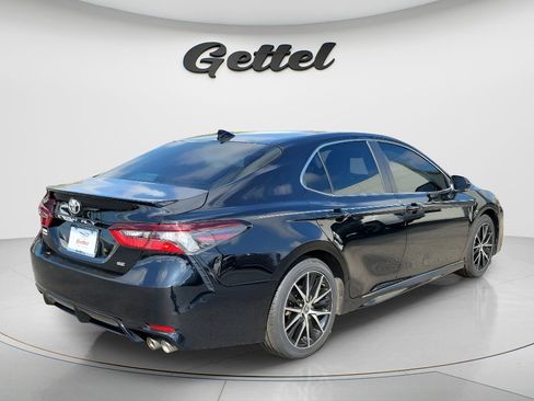 Used 2023 Toyota Camry SE w/ Convenience Package image 4