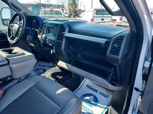 Used 2019 Ford F250 XL w/ STX Appearance Package RWD image 16