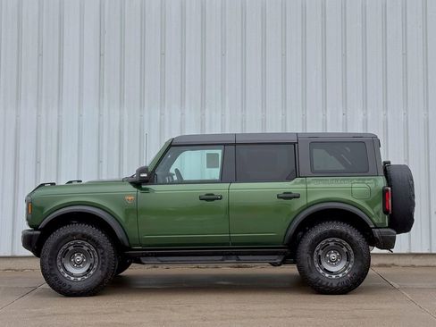 New 2025 Ford Bronco Badlands image 2