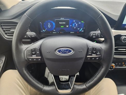 Used 2020 Ford Escape SE Sport image 27