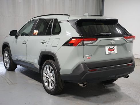 Used 2021 Toyota RAV4 XLE Premium FWD image 6
