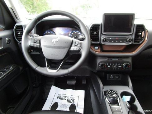 Used 2024 Ford Bronco Sport Outer Banks w/ Tech Package AWD/4WD image 12