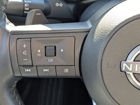 Used 2025 Nissan Pathfinder SV image 28