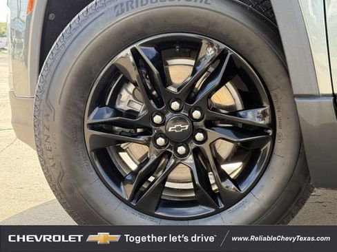 Used 2023 Chevrolet Traverse LT FWD image 10