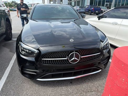 Used 2022 Mercedes-Benz E 450 4MATIC Sedan image 5