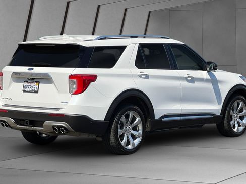 Used 2020 Ford Explorer Platinum w/ Premium Technology Package image 4