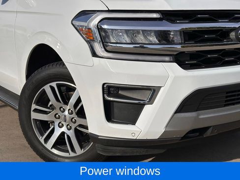 Used 2023 Ford Expedition Limited image 3