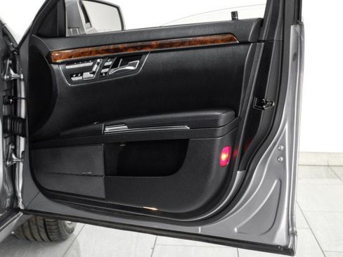 Used 2013 Mercedes-Benz S 550 4MATIC image 53