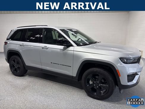 Used 2024 Jeep Grand Cherokee Limited w/ Black Appearance Package AWD/4WD image 1