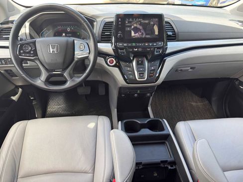 Used 2023 Honda Odyssey Touring image 25