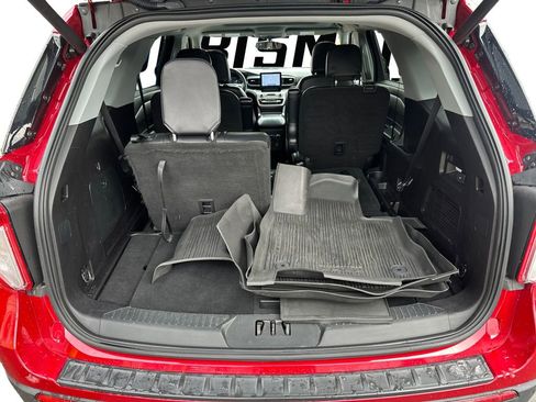 Used 2021 Ford Explorer XLT w/ Equipment Group 202A image 19