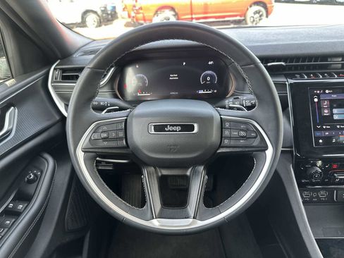 Certified 2023 Jeep Grand Cherokee L Laredo image 11