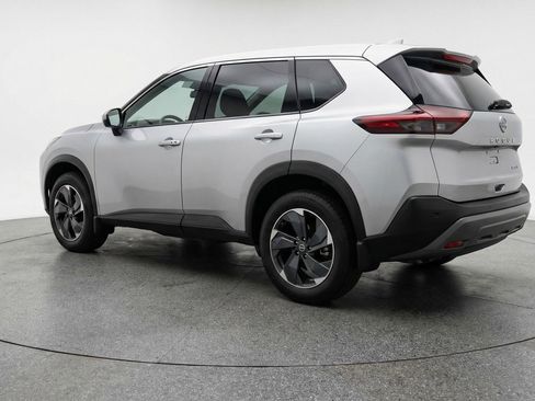 Used 2025 Nissan Rogue SV AWD/4WD image 6