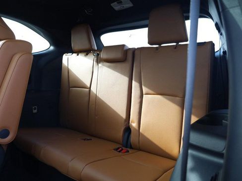 New 2026 Toyota Highlander Platinum image 29