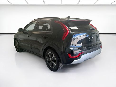 Used 2023 Kia Niro EX FWD image 6