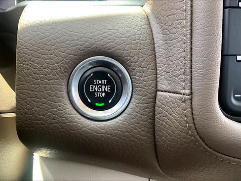 Used 2021 GMC Yukon XL Denali w/ Denali Premium Package RWD image 35