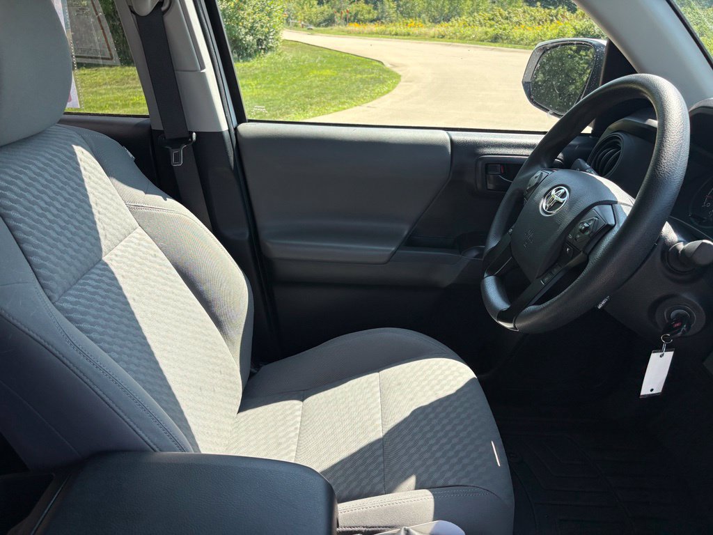 Used 2023 Toyota Tacoma SR AWD/4WD image 28