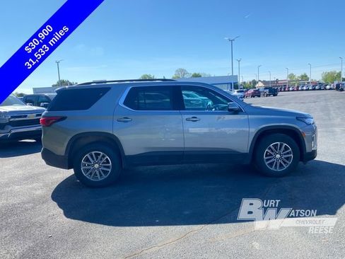 Used 2023 Chevrolet Traverse LT FWD image 8