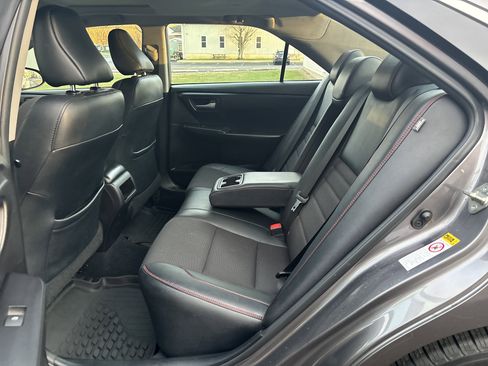 Used 2017 Toyota Camry SE image 14