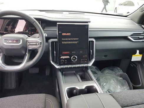 New 2026 GMC Acadia Elevation image 14