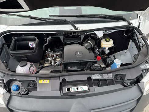 Used 2025 Mercedes-Benz Sprinter 2500 image 23