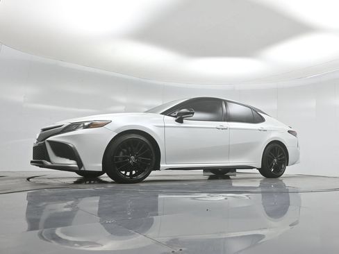 Used 2021 Toyota Camry XSE w/ Navigation Package FWD image 47