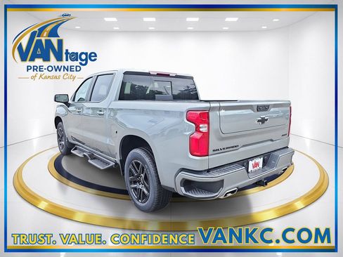 Used 2024 Chevrolet Silverado 1500 RST w/ Convenience Package II AWD/4WD image 9