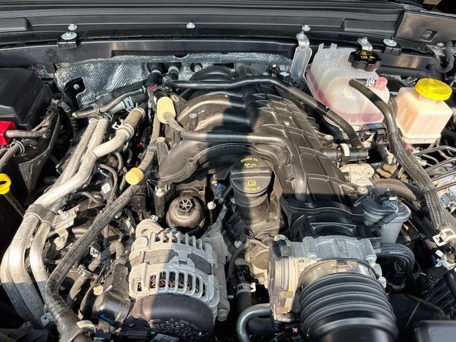 Used 2026 Jeep Gladiator Mojave AWD/4WD image 33