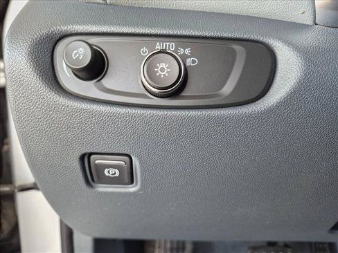 Used 2019 Chevrolet Blazer LT FWD image 24