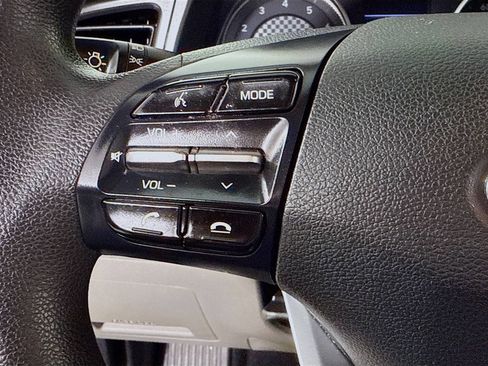 Used 2019 Hyundai Elantra SEL image 11