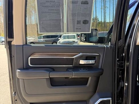 Used 2022 RAM 2500 Laramie AWD/4WD image 16