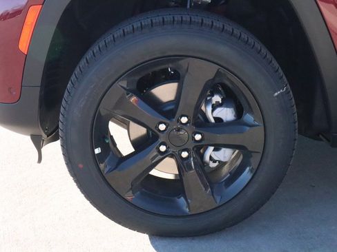 New 2025 Jeep Grand Cherokee Limited w/ Luxury Tech Group II image 11