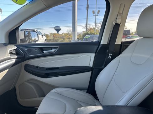 Used 2020 Ford Edge Titanium w/ Equipment Group 301A image 22