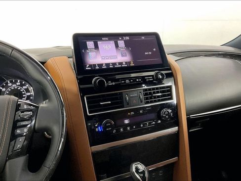 Used 2024 INFINITI QX80 Sensory AWD/4WD image 8