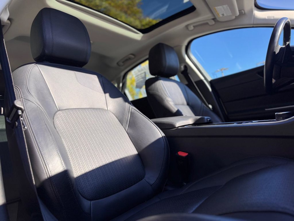 Used 2018 Jaguar XF Prestige AWD/4WD image 31
