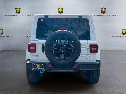 Used 2022 Jeep Wrangler Unlimited Sahara w/ Safety Group image 4