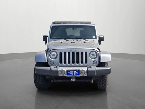 Used 2018 Jeep Wrangler Unlimited Sahara w/ Connectivity Group AWD/4WD image 2