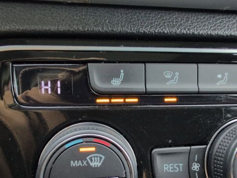 Used 2022 Volkswagen Atlas SEL image 25