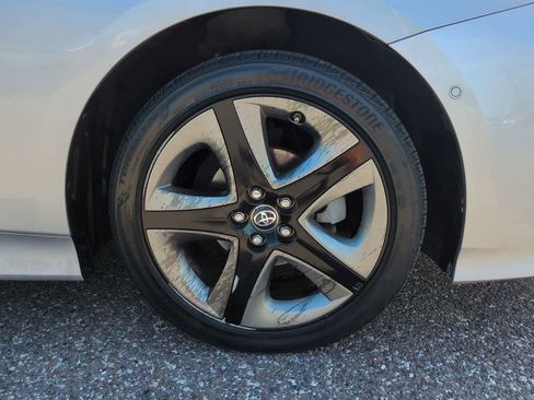 Used 2021 Toyota Prius Limited image 11