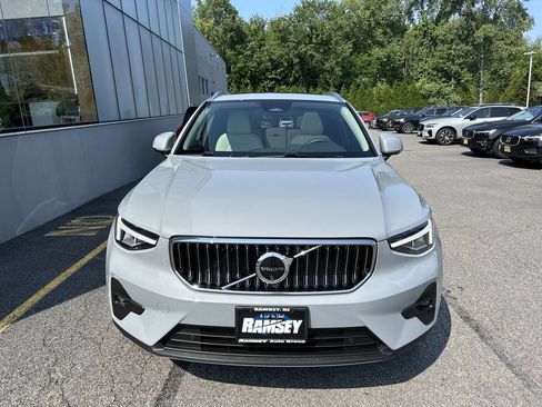 Certified 2025 Volvo XC40 B5 Plus AWD/4WD image 3