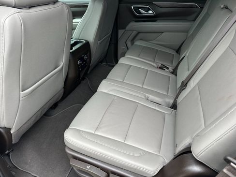 Used 2022 Chevrolet Tahoe LT w/ Luxury Package AWD/4WD image 11
