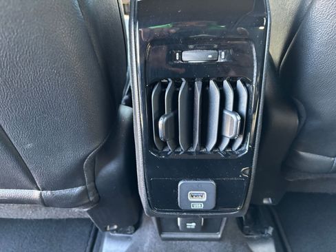 Used 2025 Jeep Compass Limited AWD/4WD image 24