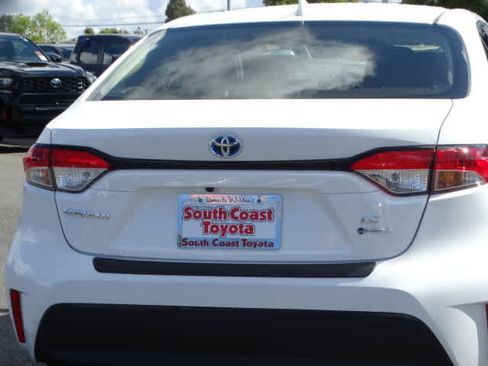 Used 2025 Toyota Corolla XLE FWD image 15