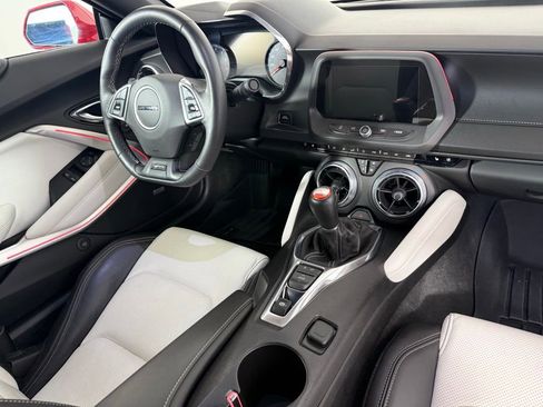 Used 2017 Chevrolet Camaro SS RWD image 18