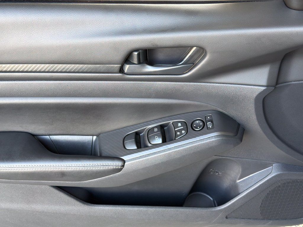 Used 2026 Nissan Altima 2.5 SV FWD image 3